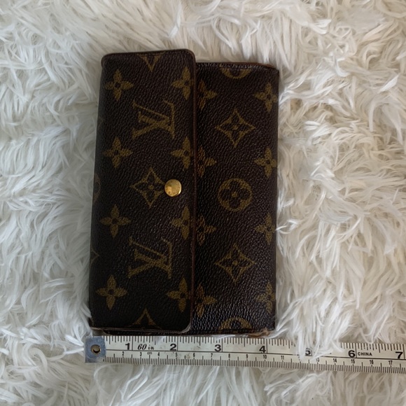 Louis Vuitton wallet - Picture 14 of 16